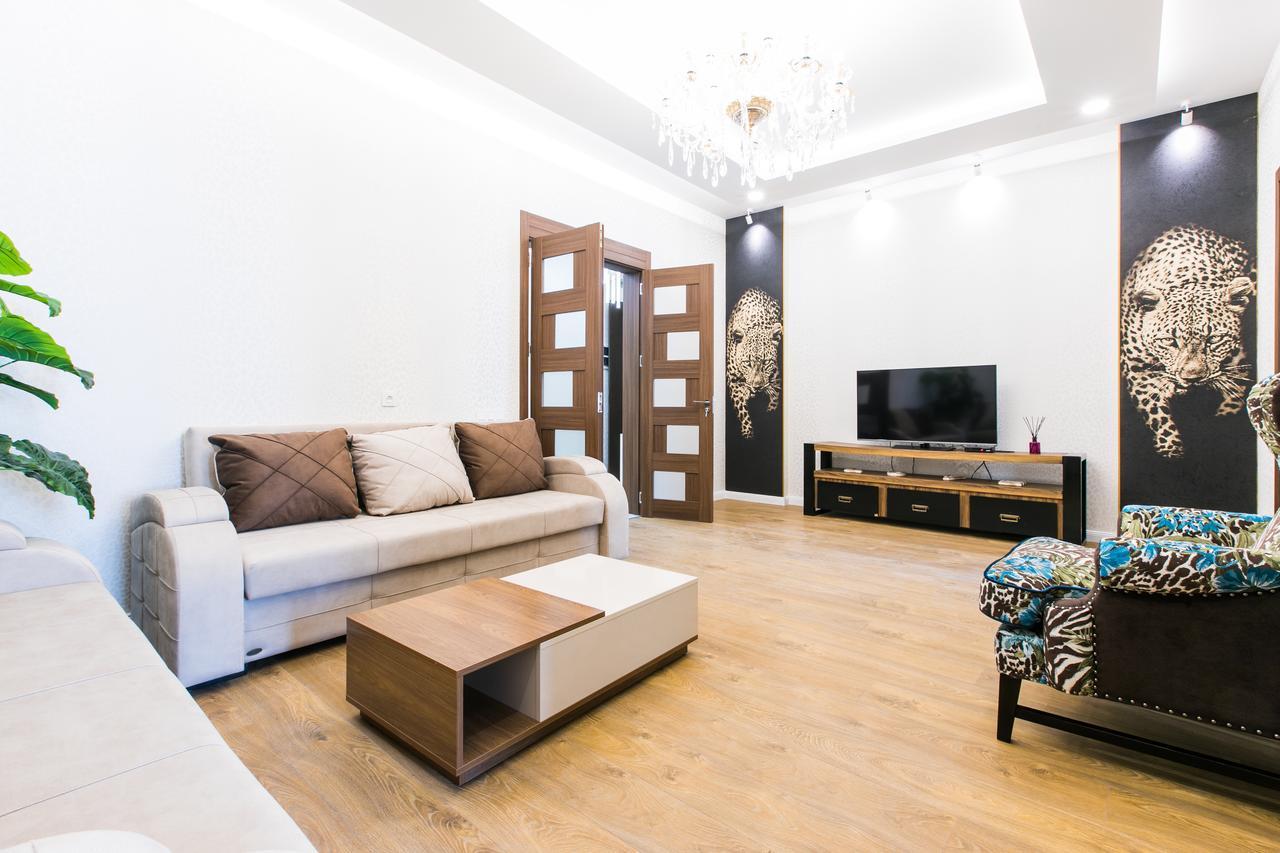 Sweet Home 6 Vip Rustaveli Avenue Tbilisi Exteriör bild